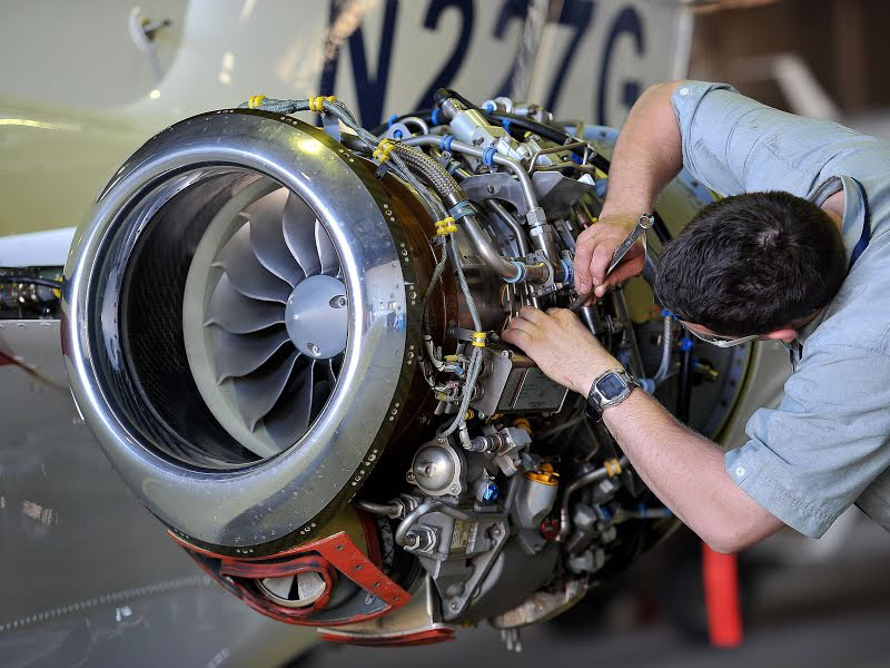 Jet engine maintenance